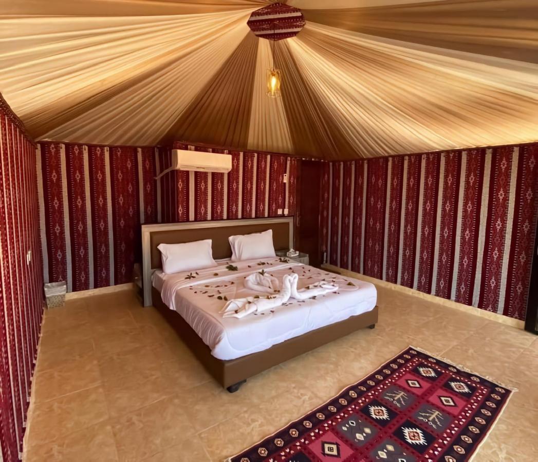 مخيم جبل بردى Jabal Burdah Camp Hotel Wadi Rum Exterior photo